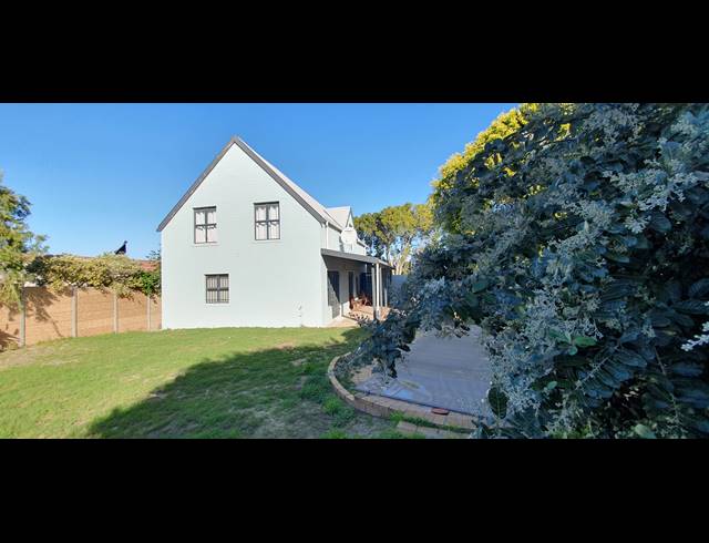 3 BEDROOM HOUSE SOLD IN BLOUBERG SANDS